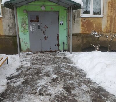 Очистка входных групп на МКД