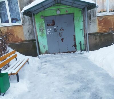 Очистка входных групп на МКД