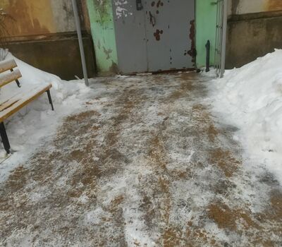 Очистка входных групп на МКД