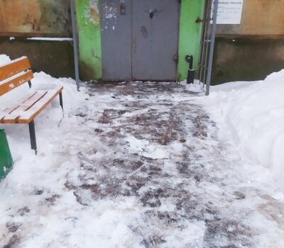 Очистка входных групп на МКД