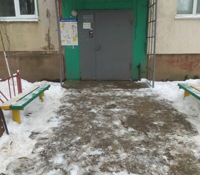 Очистка входных групп на МКД