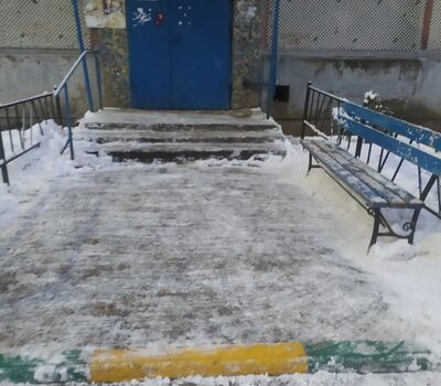 Очистка входных групп на МКД