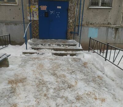 Очистка входных групп на МКД